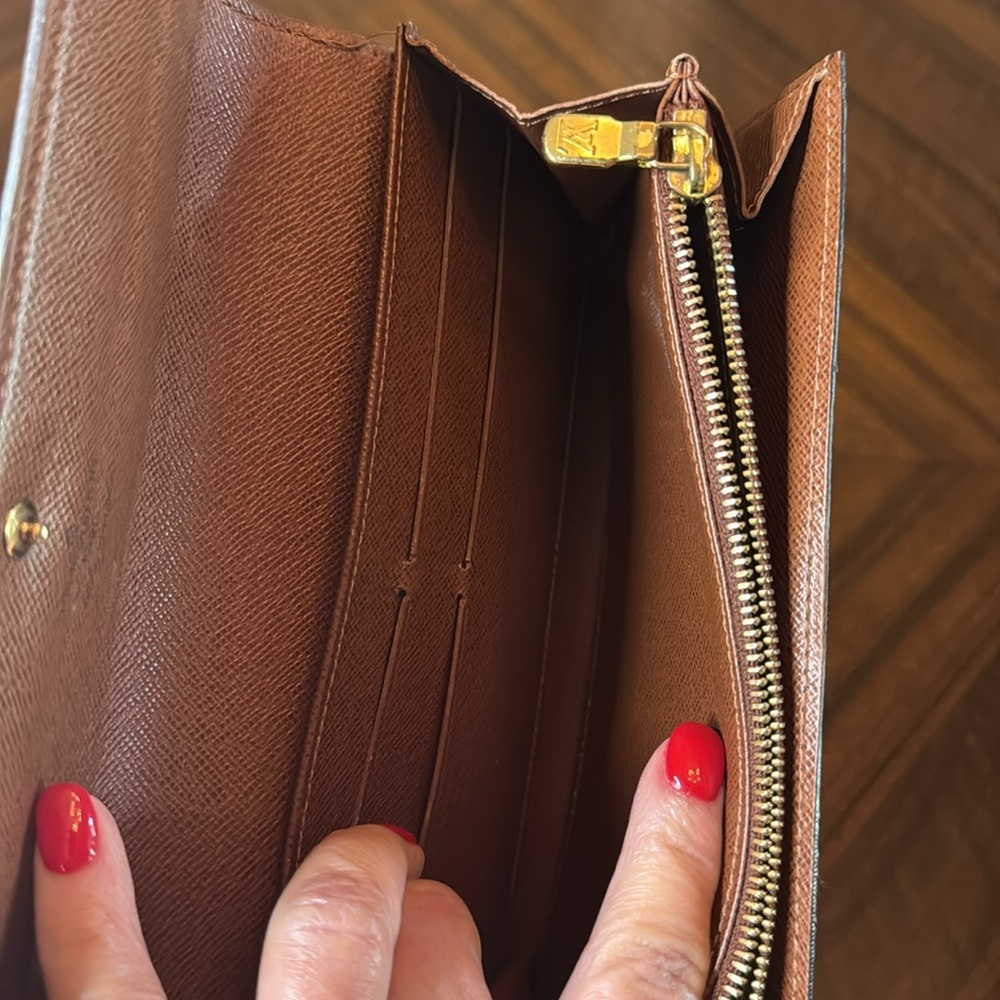 Louis Vuitton Sarah Wallet - Picture 9 of 14